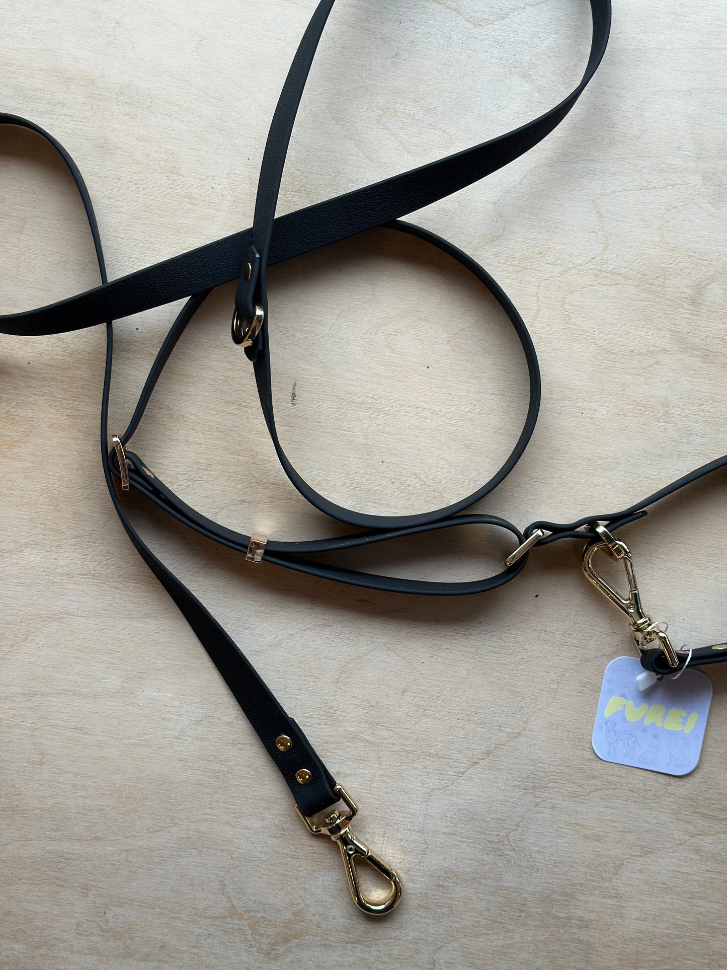 Furei Pets Waterproof Adjustable Leash - Black