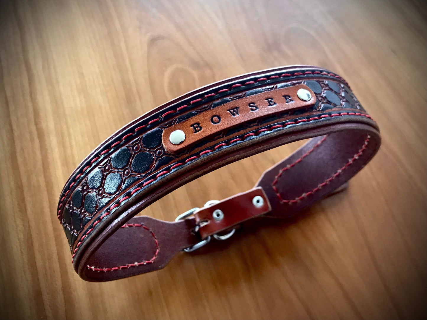 Personalised geometric pattern layered collar