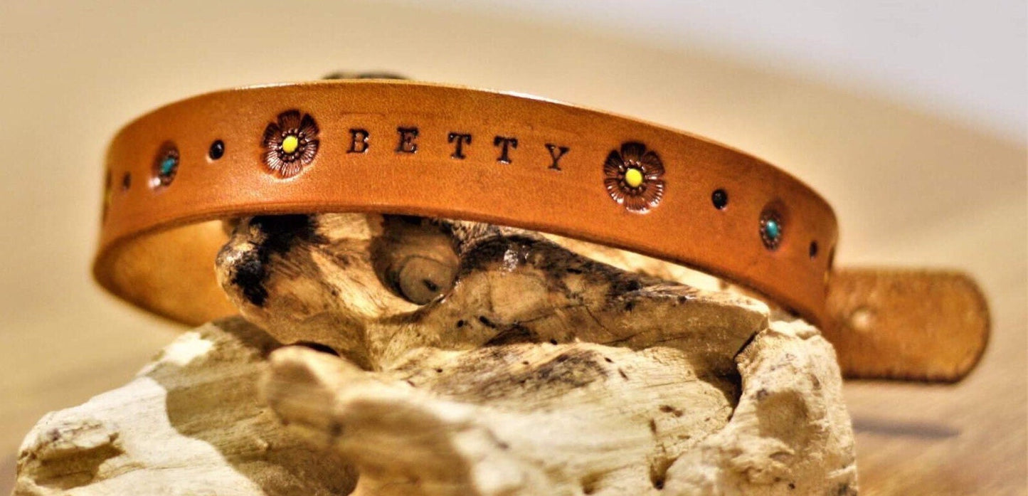 Flower hand stamped medium collar